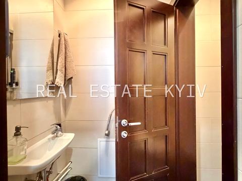 комерційна за адресою Саперно-Слобідська вул., 8