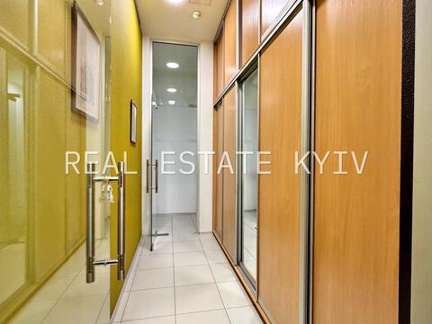комерційна за адресою Саперно-Слобідська вул., 8