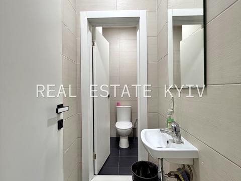 комерційна за адресою Саперно-Слобідська вул., 8