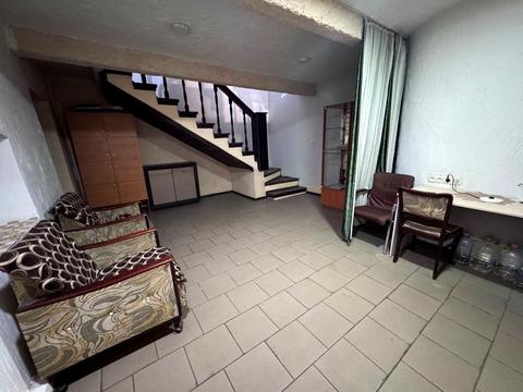 комерційна за адресою Сергія Єфремова вул. (Ворошилова), 3