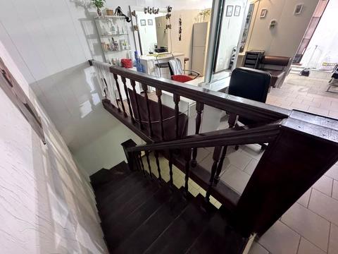 комерційна за адресою Сергія Єфремова вул. (Ворошилова), 3