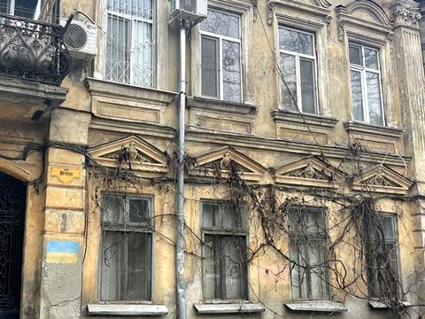 комерційна за адресою Дігтярна вул., 11