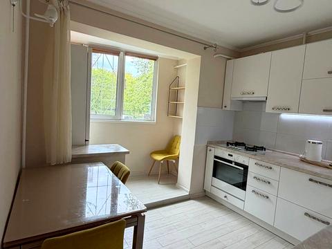 квартира за адресою Київ, Леся Курбаса просп., 14