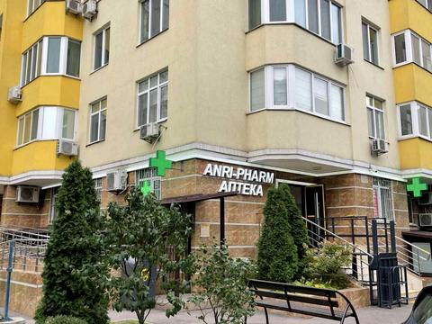 комерційна за адресою Воскресенська вул., 10