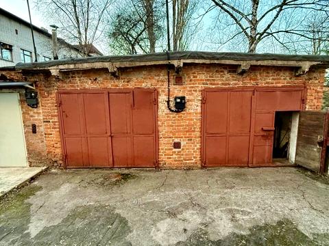 паркомісце за адресою Любецька вул., 7