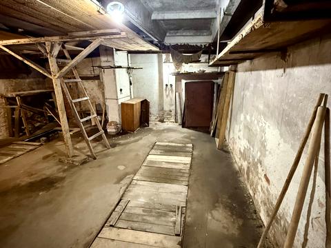 паркомісце за адресою Любецька вул., 7