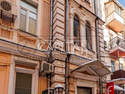 комерційна за адресою Лисенка вул., 3