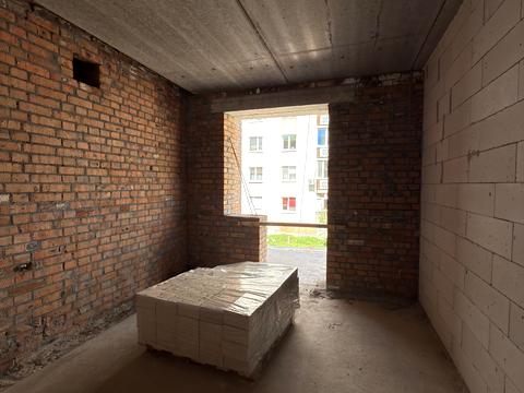 1863898773493893