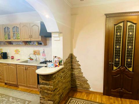 будинок за адресою Михайла Грушевського вул.
