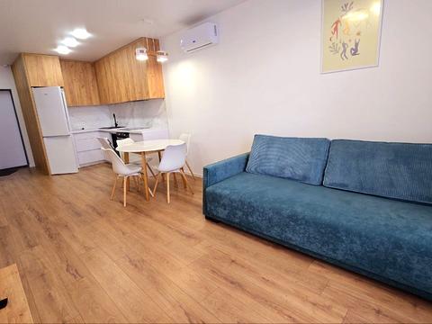 квартира за адресою Космічна вул., 5