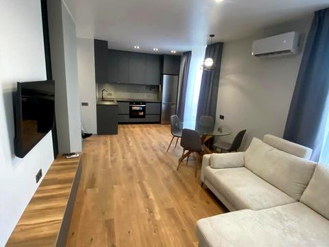 квартира за адресою Космічна вул., 5