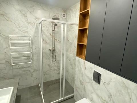 квартира за адресою Космічна вул., 5