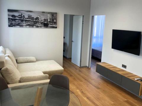 квартира за адресою Космічна вул., 5
