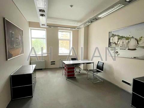 комерційна за адресою Студентська вул., 5