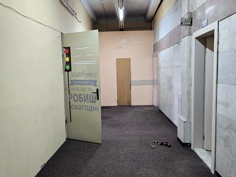 комерційна за адресою Віталія Скакуна вул. (Академіка Каблукова), 9