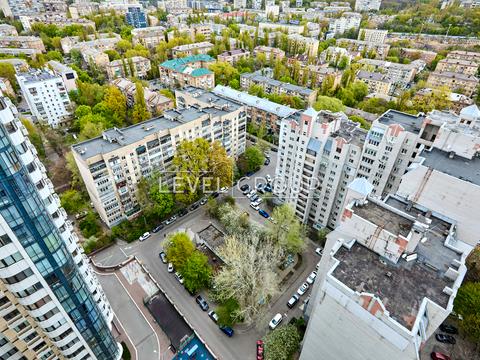 комерційна за адресою Андрія Верхогляда вул. (Михайла Драгомирова), 2-А