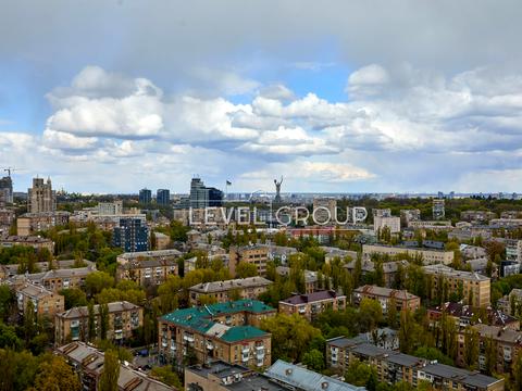 комерційна за адресою Андрія Верхогляда вул. (Михайла Драгомирова), 2-А