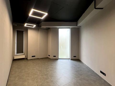 комерційна за адресою проспект Пилипа Орлика, 16