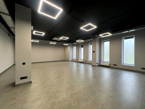 комерційна за адресою проспект Пилипа Орлика, 16