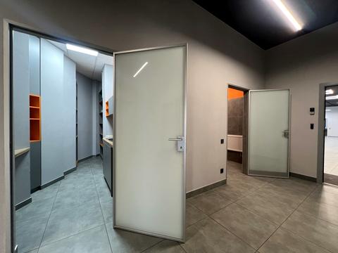 комерційна за адресою проспект Пилипа Орлика, 16