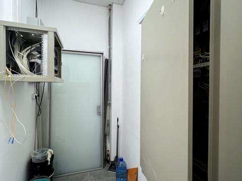 комерційна за адресою проспект Пилипа Орлика, 16