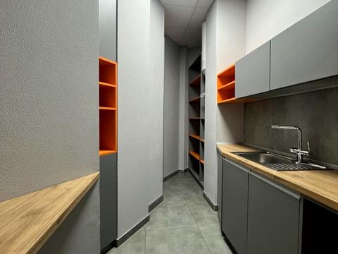 комерційна за адресою проспект Пилипа Орлика, 16