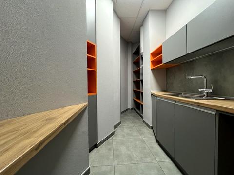 комерційна за адресою проспект Пилипа Орлика, 16