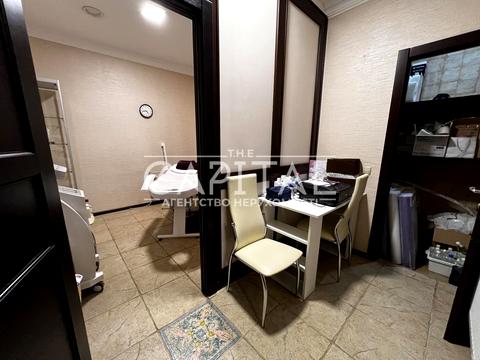 комерційна за адресою Жилянська вул., 72