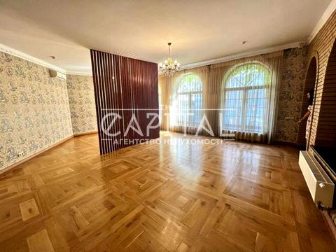 комерційна за адресою Жилянська вул., 72