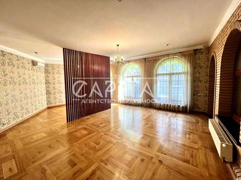 комерційна за адресою Жилянська вул., 72
