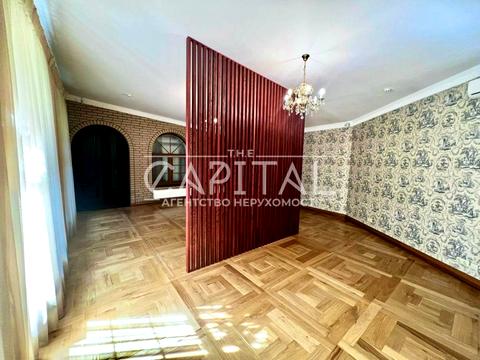 комерційна за адресою Жилянська вул., 72