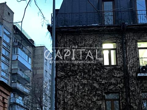 комерційна за адресою Жилянська вул., 72