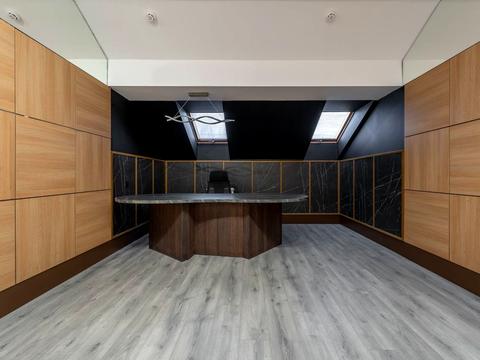 комерційна за адресою Еспланадна вул., 32