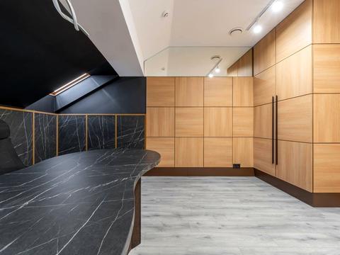 комерційна за адресою Еспланадна вул., 32