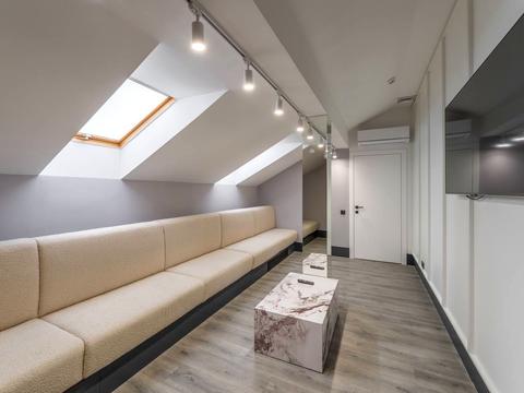 комерційна за адресою Еспланадна вул., 32