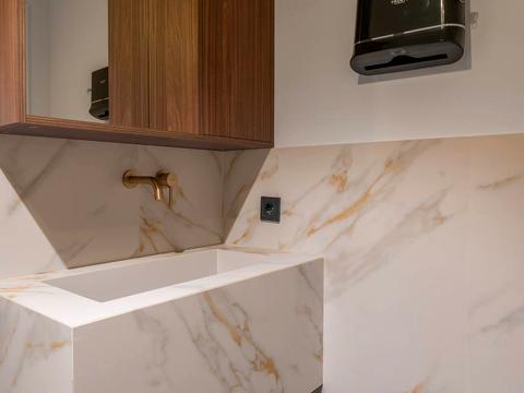 комерційна за адресою Еспланадна вул., 32