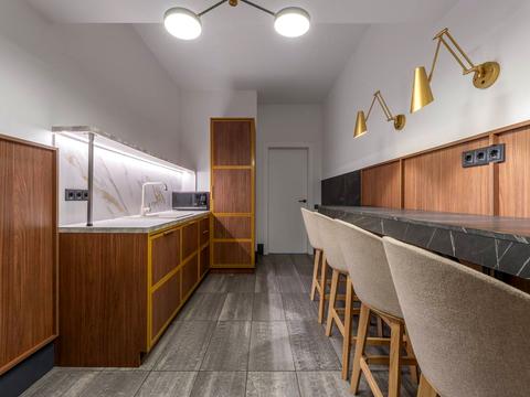 комерційна за адресою Еспланадна вул., 32