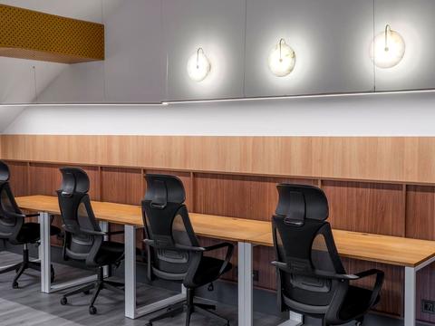 комерційна за адресою Еспланадна вул., 32