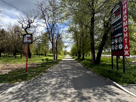 комерційна за адресою Металургів просп., 2б
