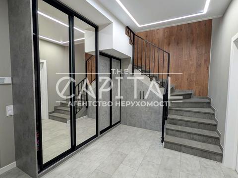комерційна за адресою Дніпрова вул., 18