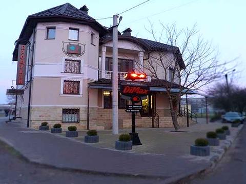 коммерческая по адресу Острівчик, 3