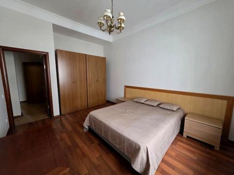 квартира по адресу Строителей ул., 30
