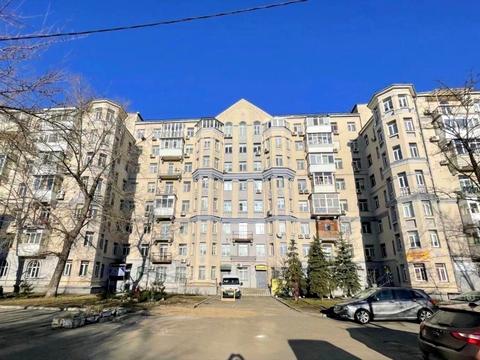 квартира по адресу Строителей ул., 30