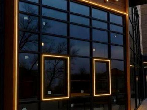 комерційна за адресою Андрія Верхогляда вул. (Михайла Драгомирова), 22-Б