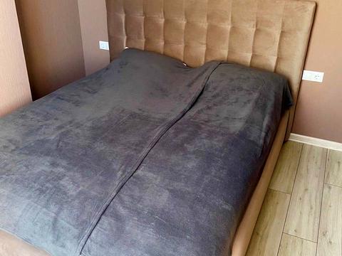 квартира за адресою Літературна вул., 10