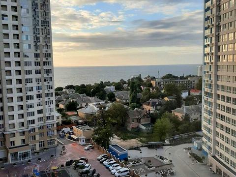 квартира за адресою Літературна вул., 10