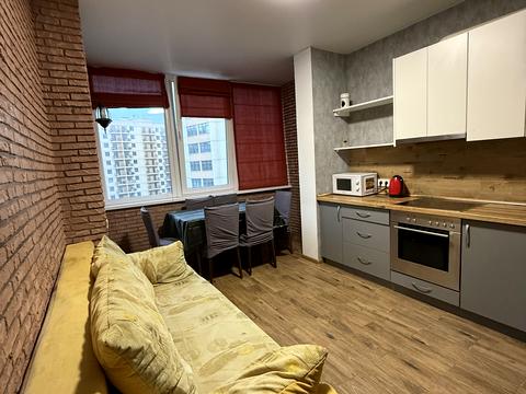 квартира за адресою Полковника Гуляєва просп. (Маршала Жукова), 111