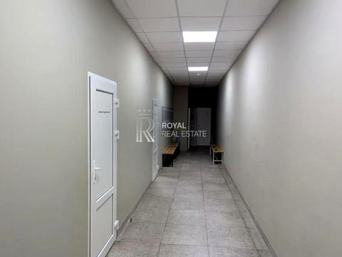 комерційна за адресою Лариси Руденко вул., 3-Б