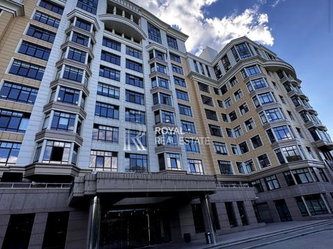 комерційна за адресою Михайла Грушевського вул., 9