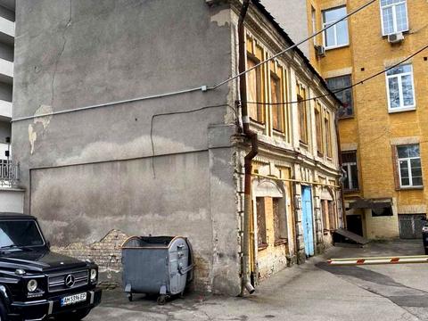 комерційна за адресою Лютеранська вул., 33